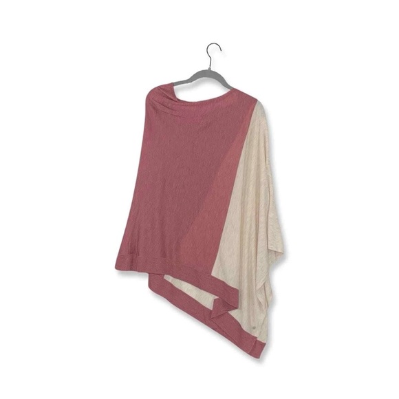 Lululemon Yin Poncho Heathered
Cherry Tint/ Heathered Dune
Color Block One Size - Picture 2 of 4